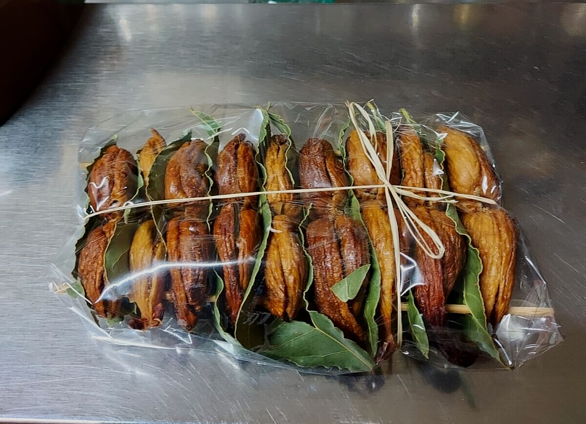 4 pezzi da 250g Fichi secchi del cilento con mandorle e limone  cotti